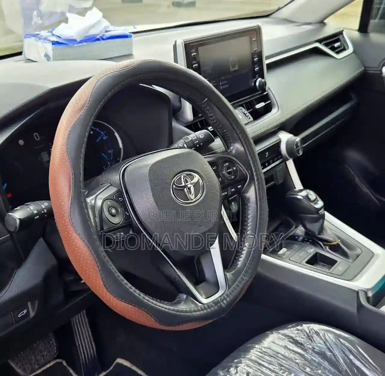 Toyota Rav4 XLE 2021 Noir - Vue 6