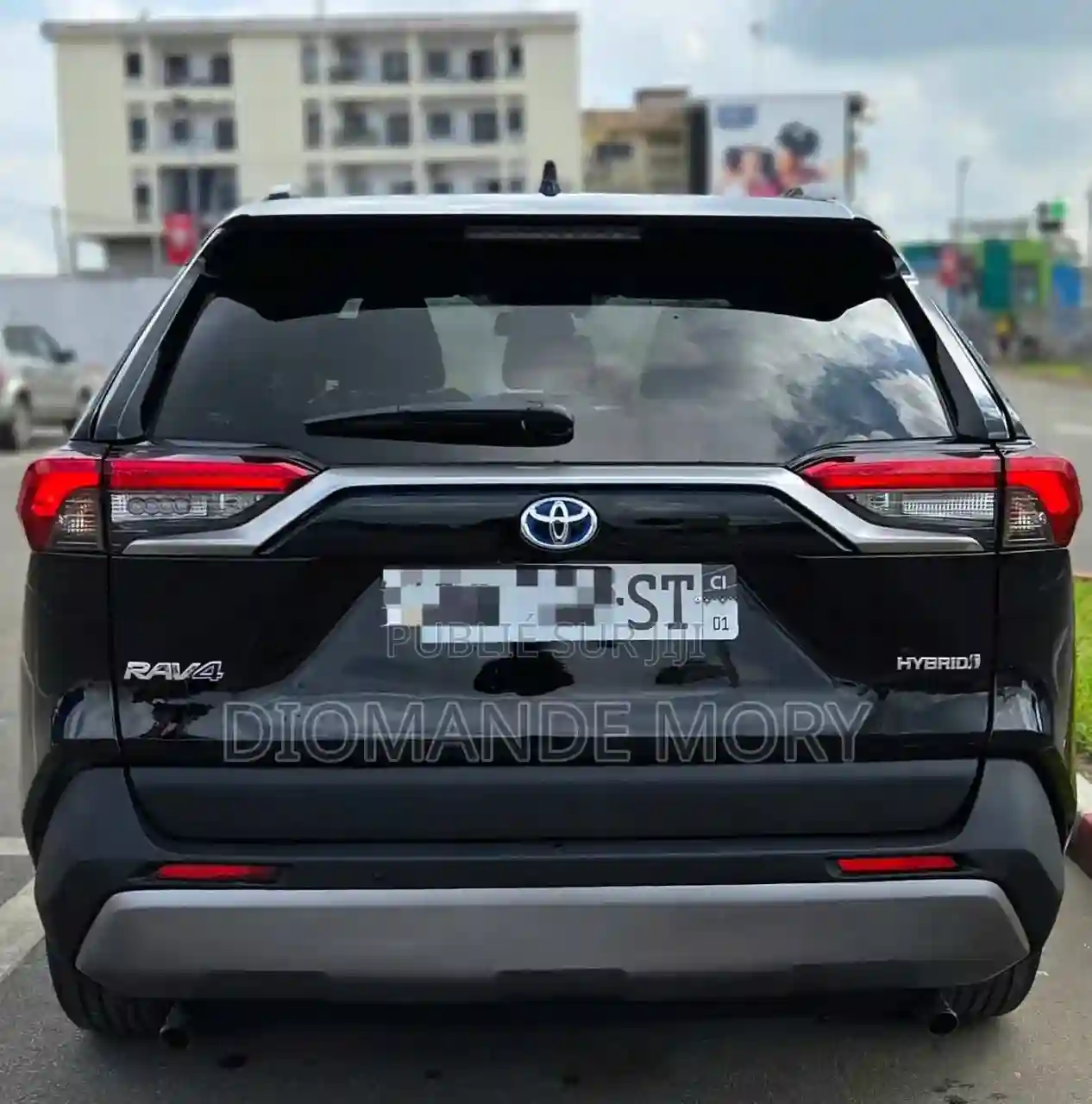 Toyota Rav4 XLE 2021 Noir - Vue 8