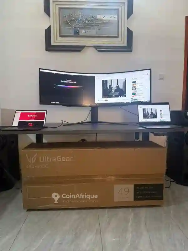 Moniteur LG 5k Ultragear 49 Pouces - Vue 2
