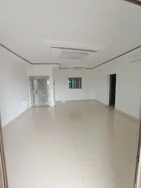 Location Appartement 4 Pièces à Cocody Riviera M'badon - Vue 3