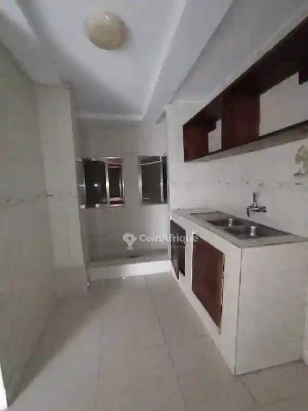 Location Appartement 4 Pièces à Cocody Riviera M'badon - Vue 4