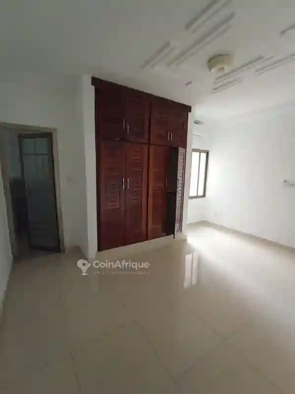 Location Appartement 4 Pièces à Cocody Riviera M'badon - Vue 5
