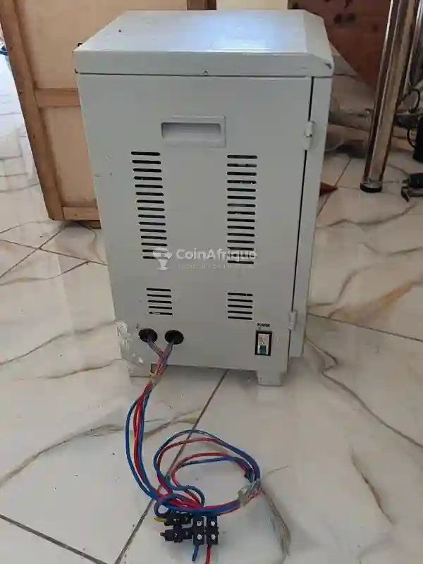 Stabilisateur Yamaha SVC 10kva - Vue 2