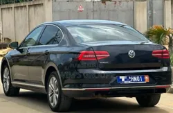 Volkswagen Passat 2018 Blue
