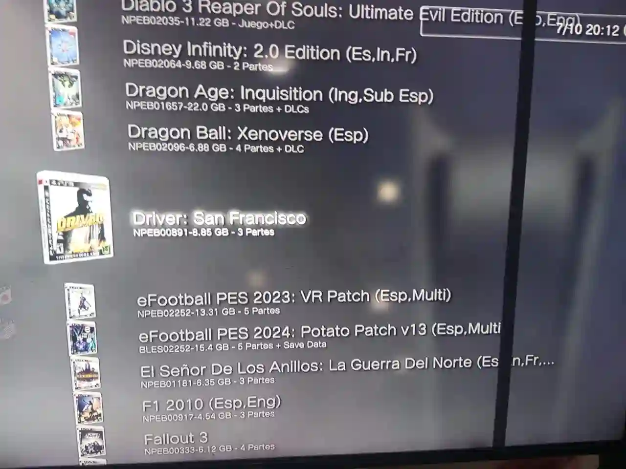 Playsation 3 Slim  - Vue 4