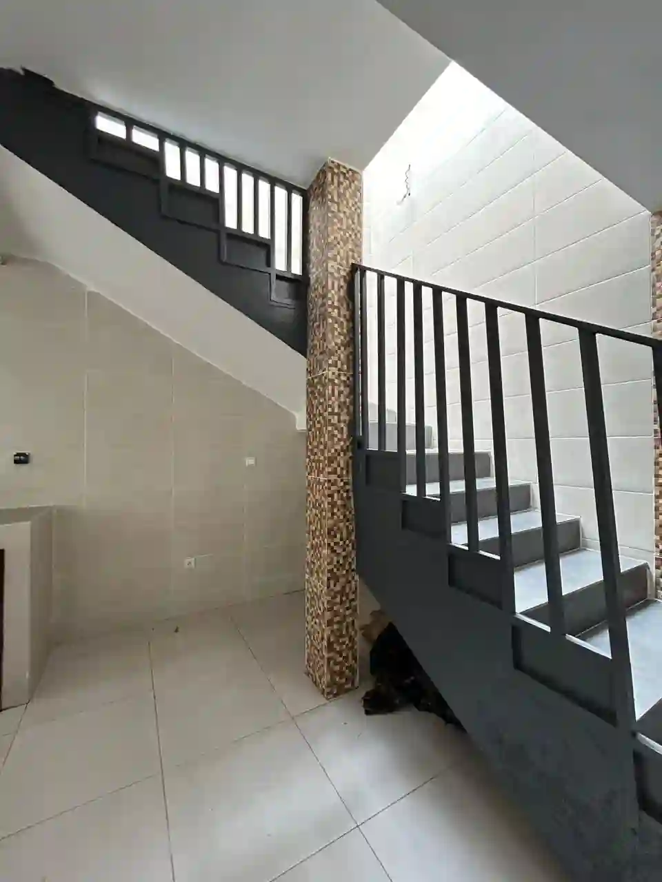 Villa Duplex Neuve avec Jardin – 3 Chambres Cocody