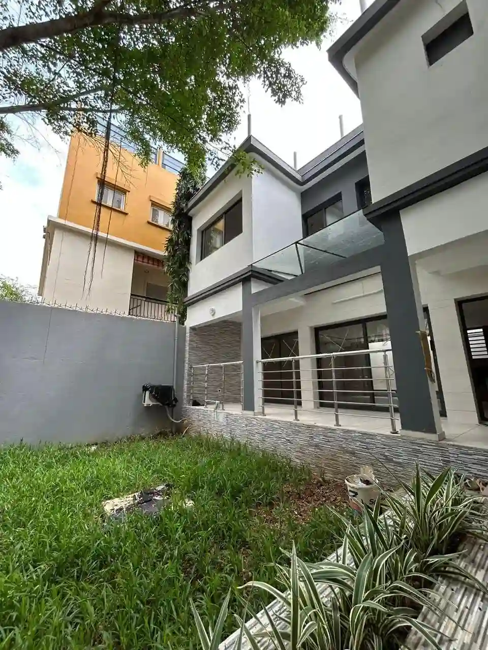Villa Duplex Neuve avec Jardin – 3 Chambres Cocody - Vue 4