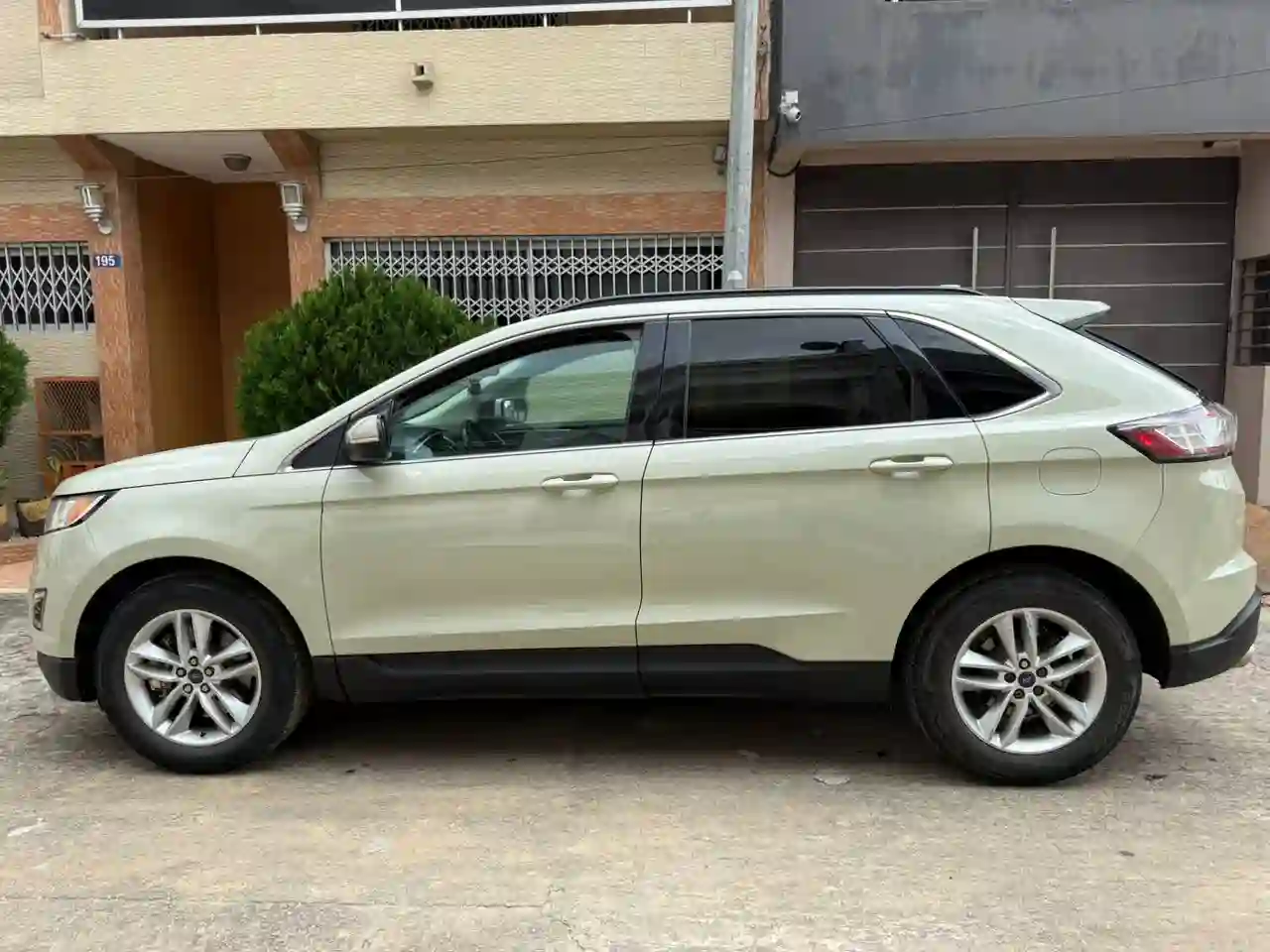 Ford EDGE EN VENTE  - Vue 3