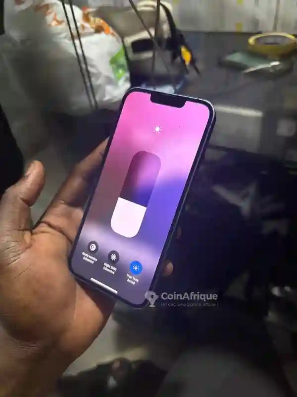 Iphone 13 Simple Petite Fissure sur dos - Vue 1