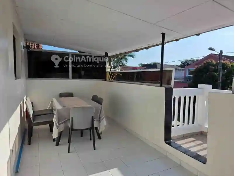 Location Appartement 2 Pièces à Cocody Riviera 3 - Vue 5