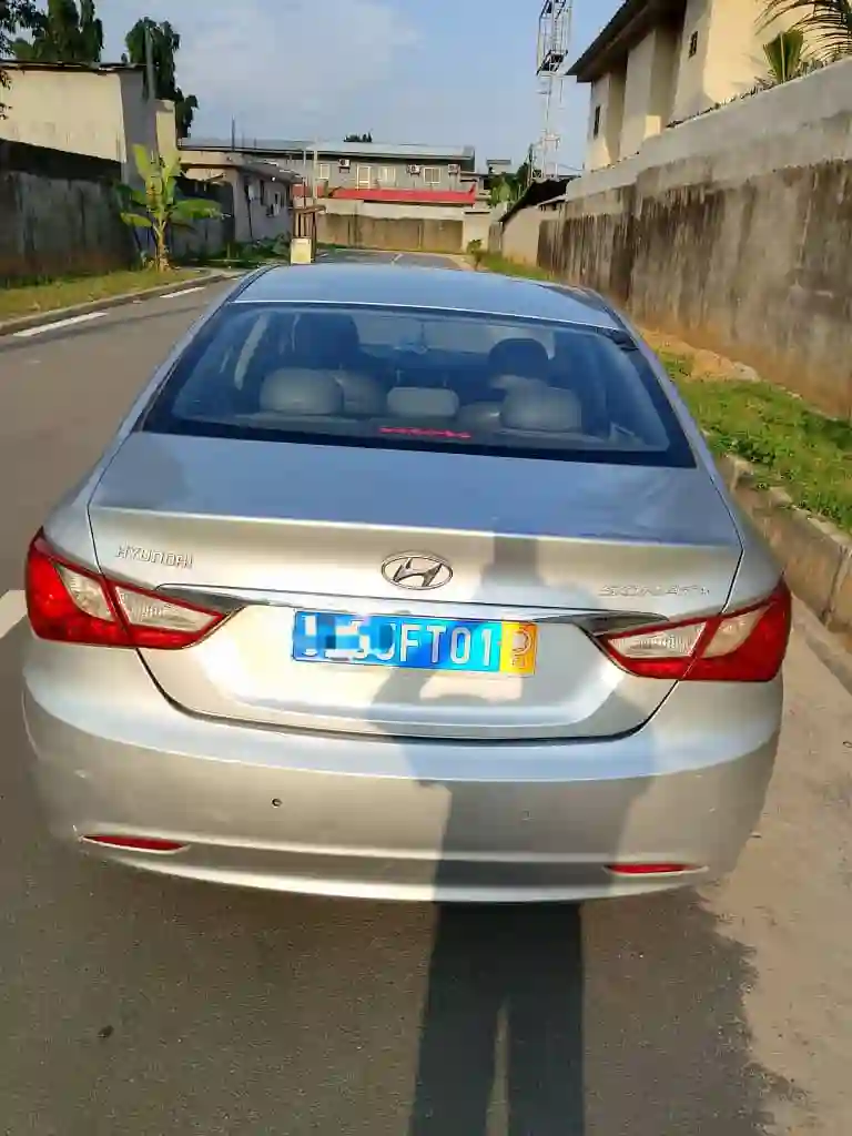HYUNDAI SONATA  - Vue 2