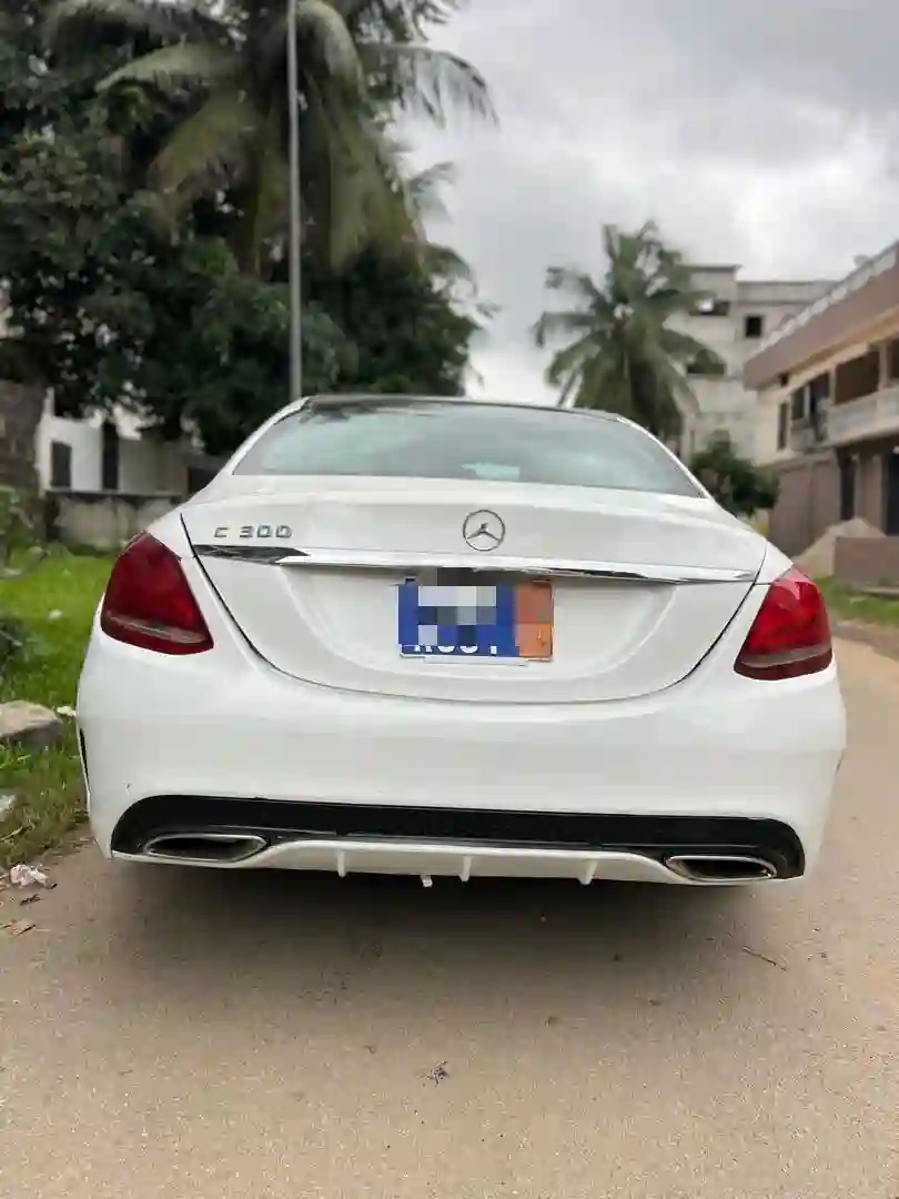 Mercedes C300 en vente  - Vue 3