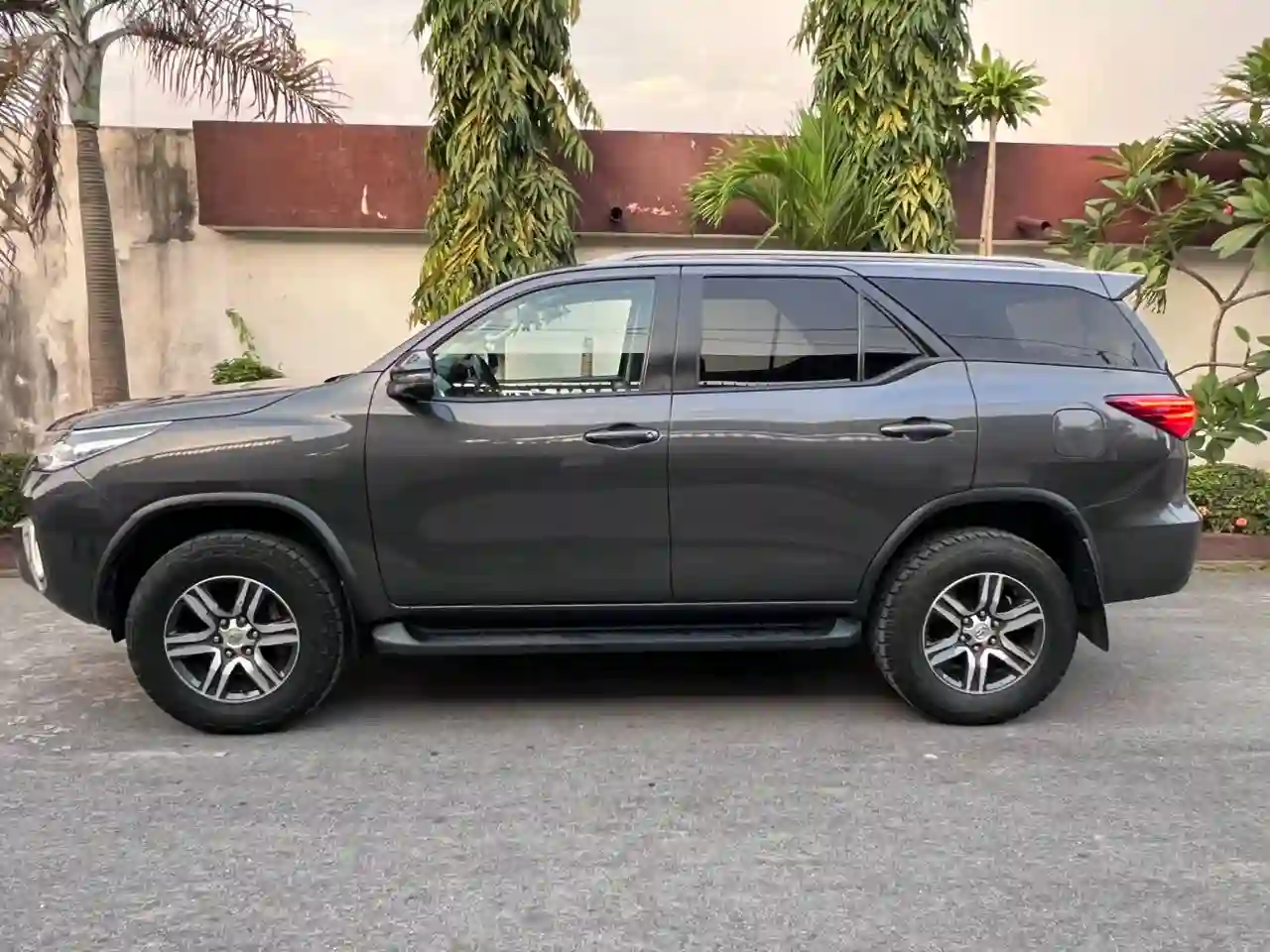 Toyota FORTUNER en vente  - Vue 3