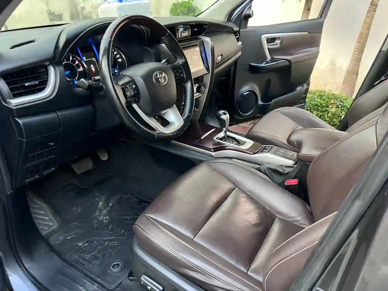 Toyota FORTUNER en vente  - Vue 4