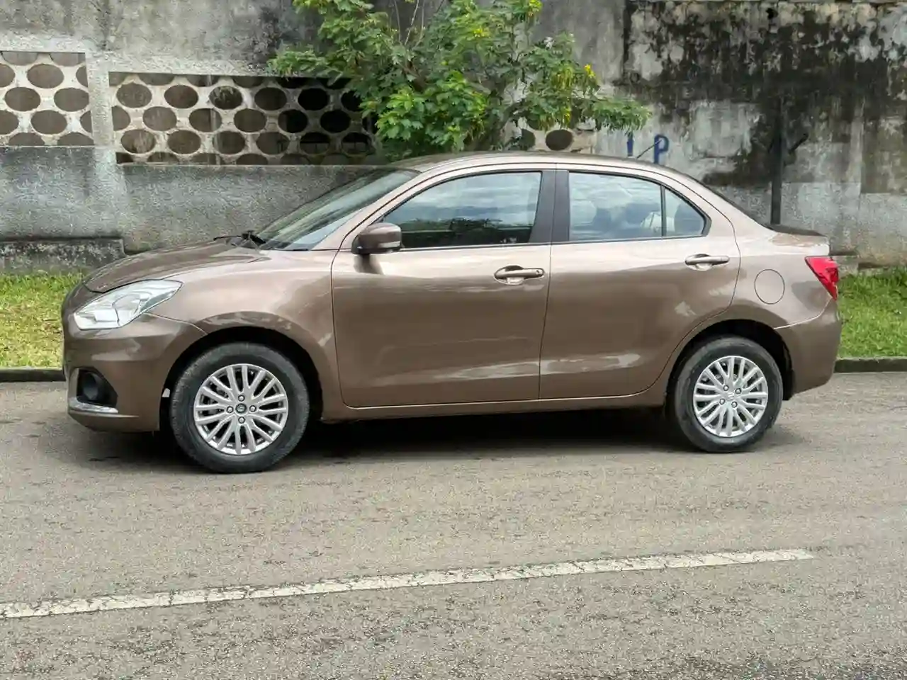 SUZUKI DZIRE EN VENTE  - Vue 1