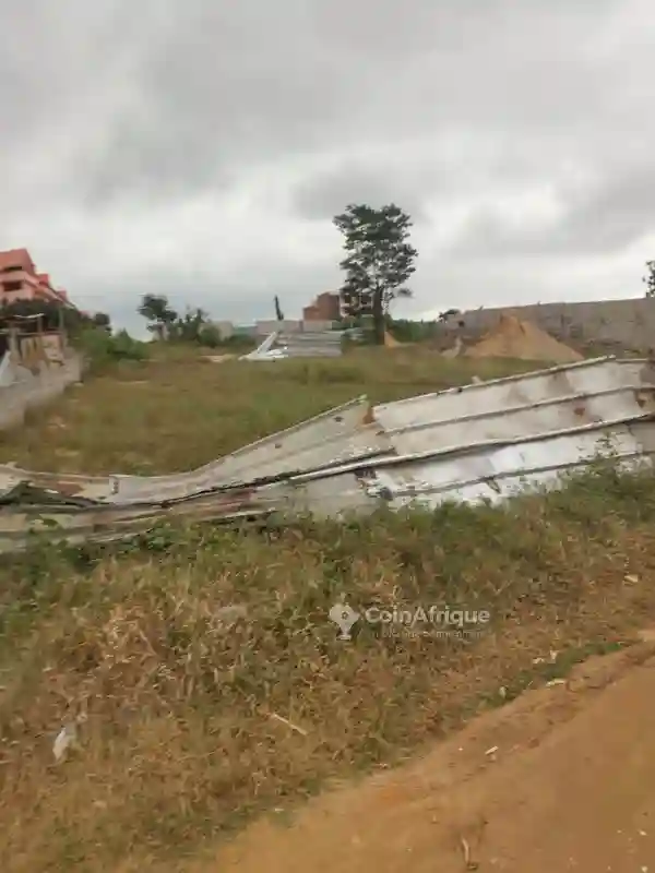 Terrain à L'angle de Rues à Cocody-angré - Vue 3