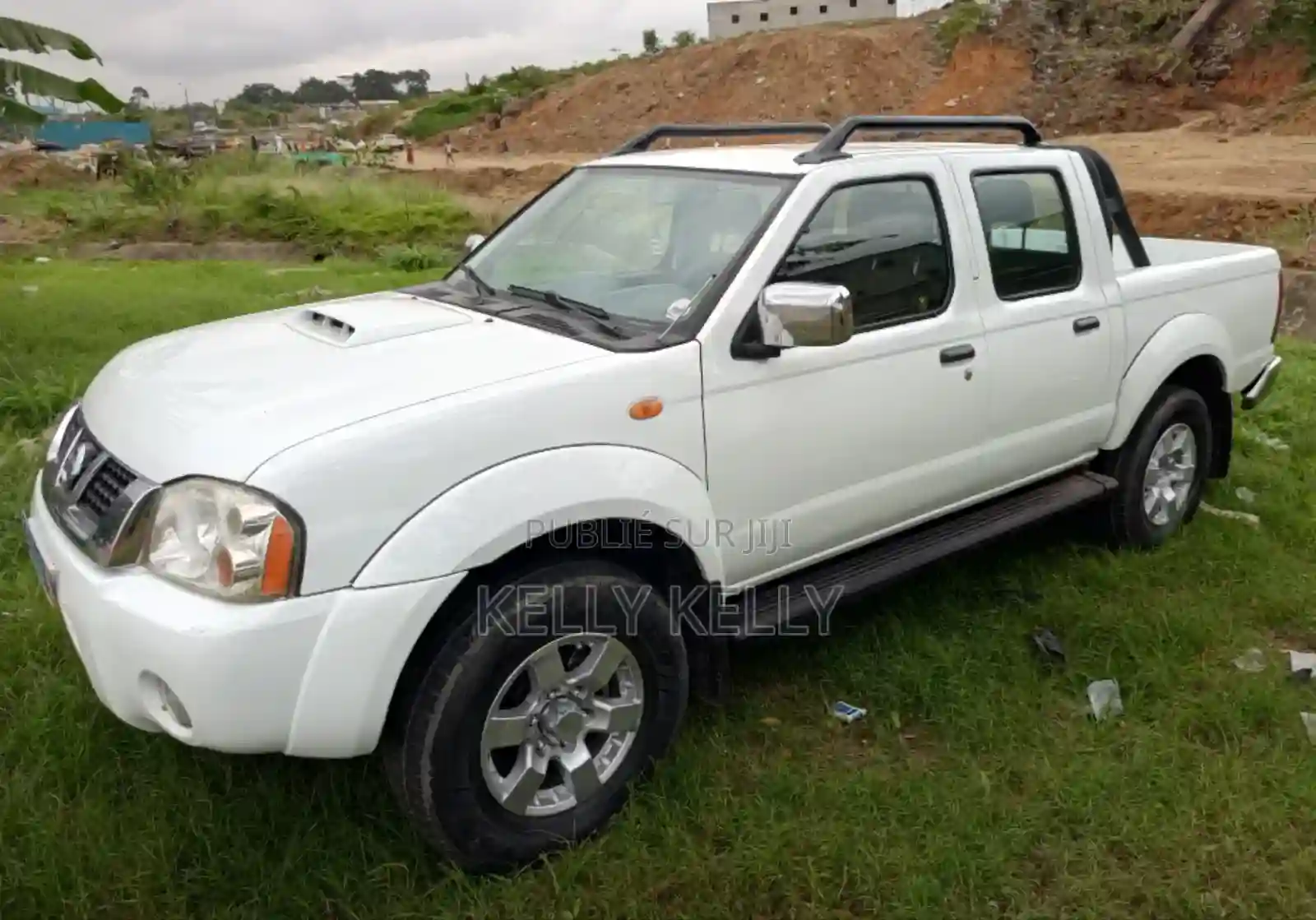 Nissan Hardbody 2021 Blanc - Vue 2