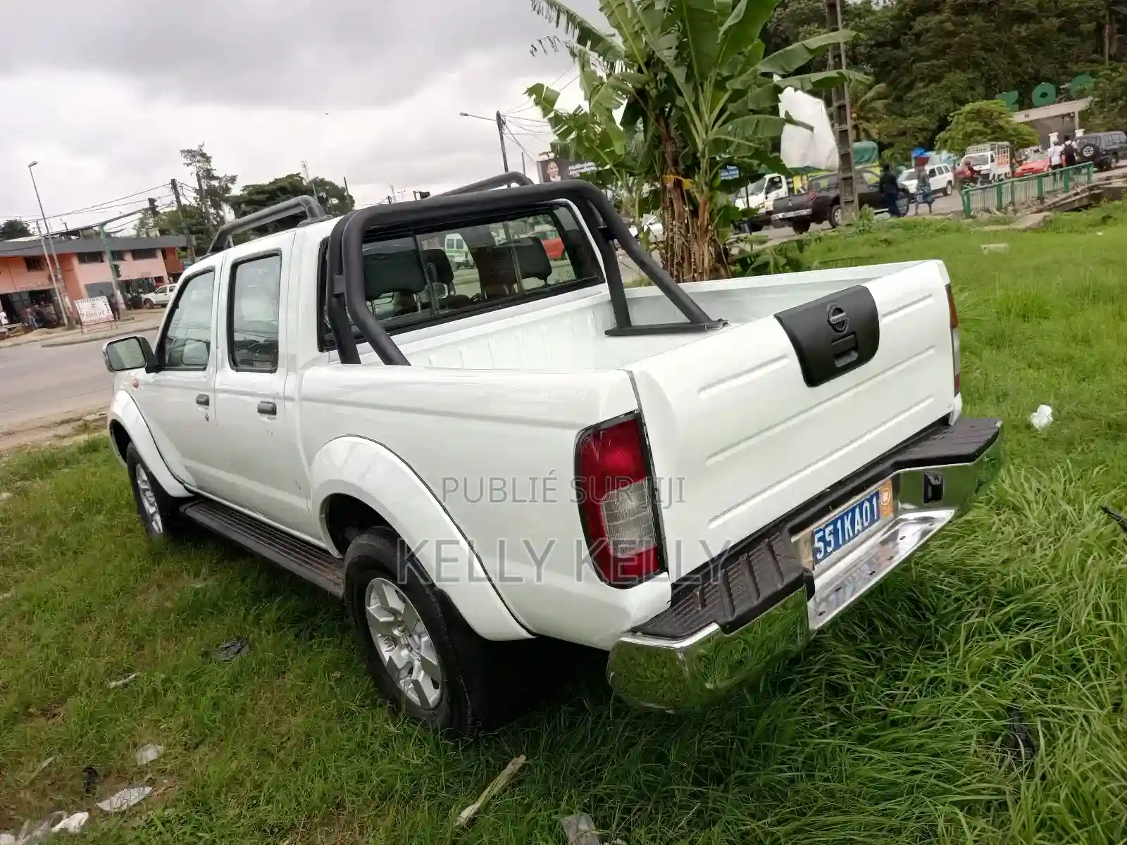Nissan Hardbody 2021 Blanc - Vue 3