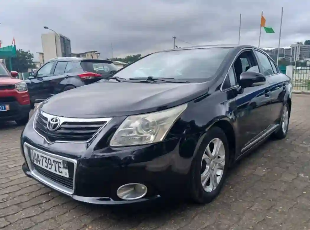 TOYOTA AVENSIS EN VENTE 