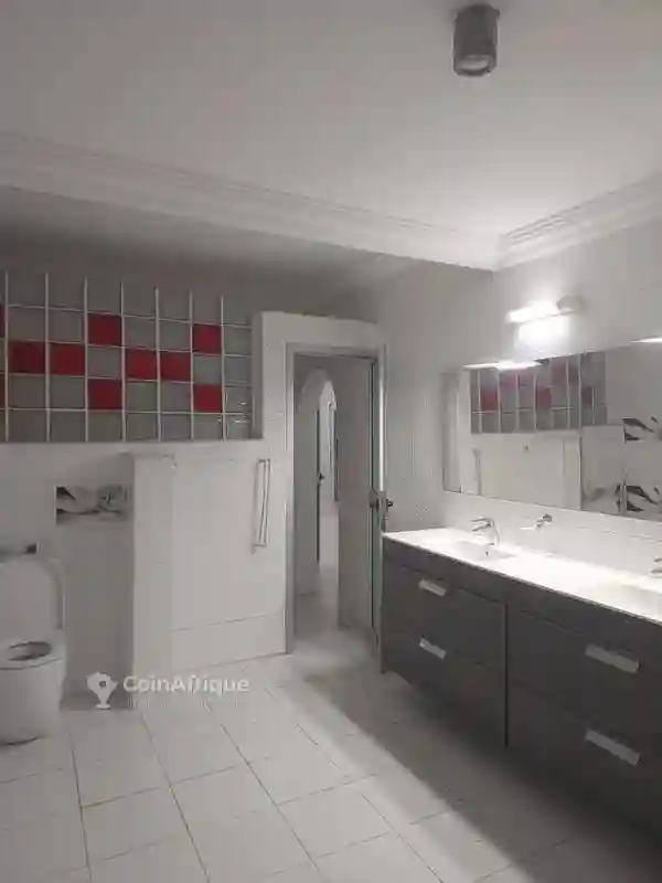 Vente Villa Duplex 8pièces Avec Piscine à Cocody les Arcades 3 - Vue 1