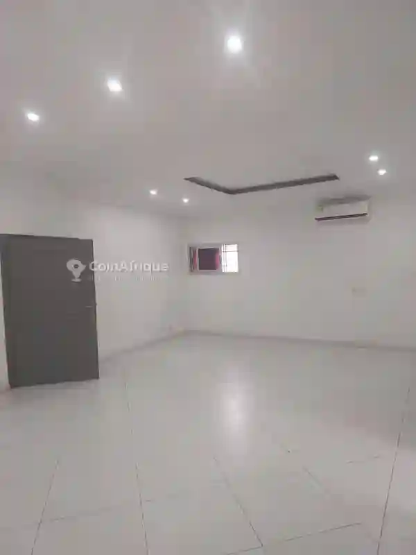 Vente Villa Duplex 8pièces Avec Piscine à Cocody les Arcades 3 - Vue 2