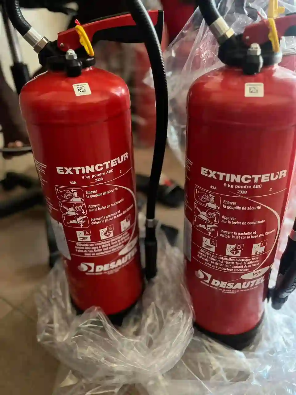 EXTINCTEURS ET EQUIPEMENTS A VENDRE