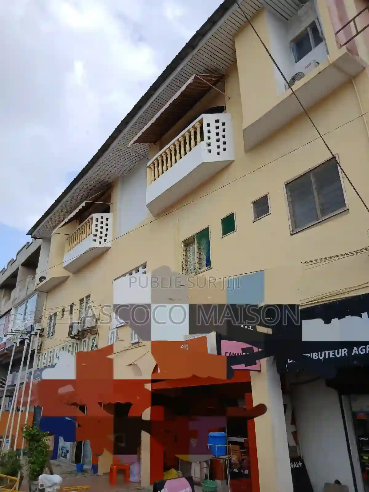 En Vente Angré Centre 8ème Tranche Un Immeuble