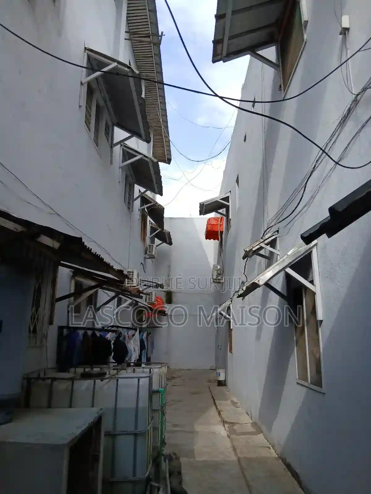 En Vente Angré Centre 8ème Tranche Un Immeuble - Vue 1