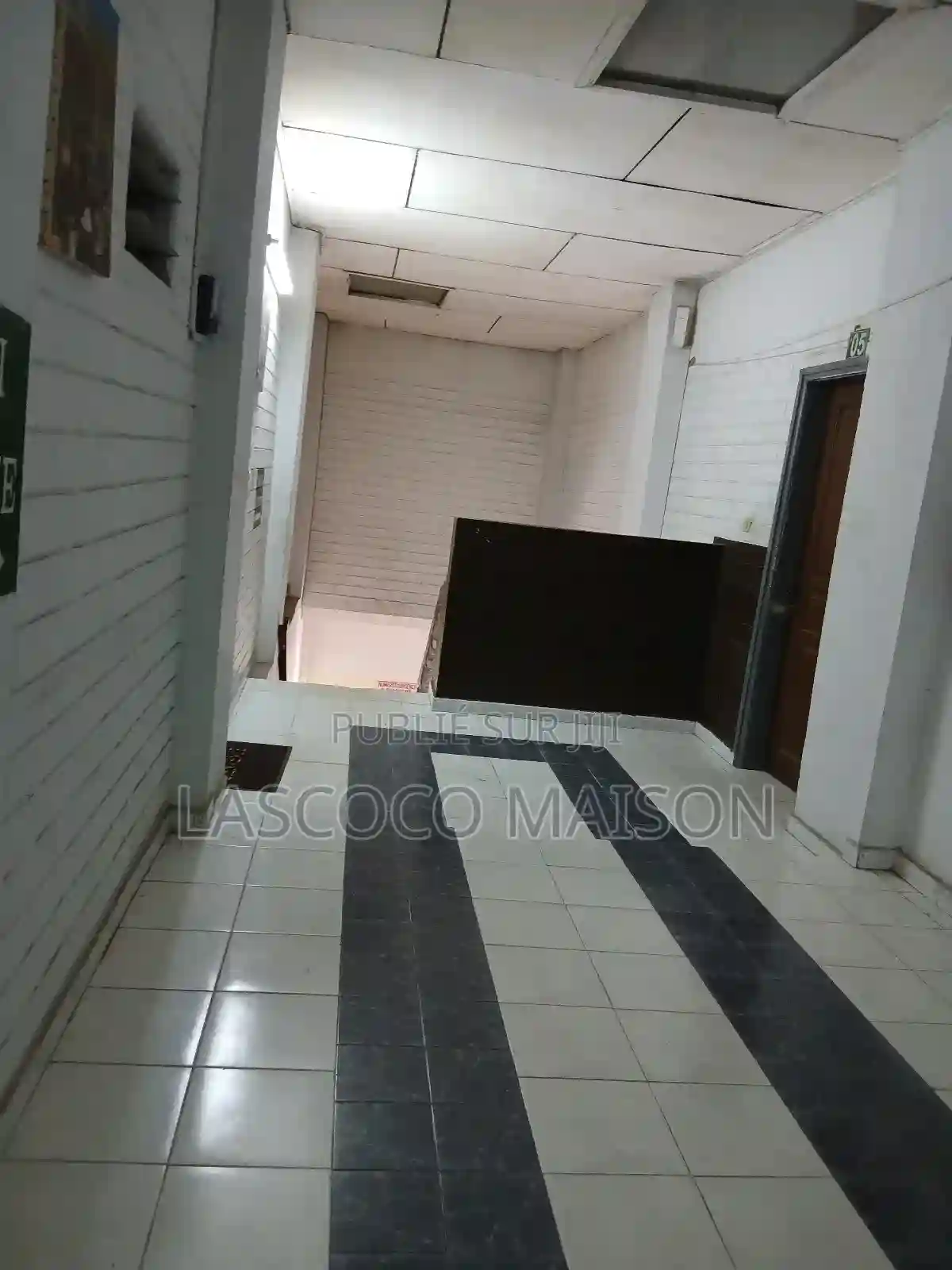 En Vente Angré Centre 8ème Tranche Un Immeuble - Vue 11