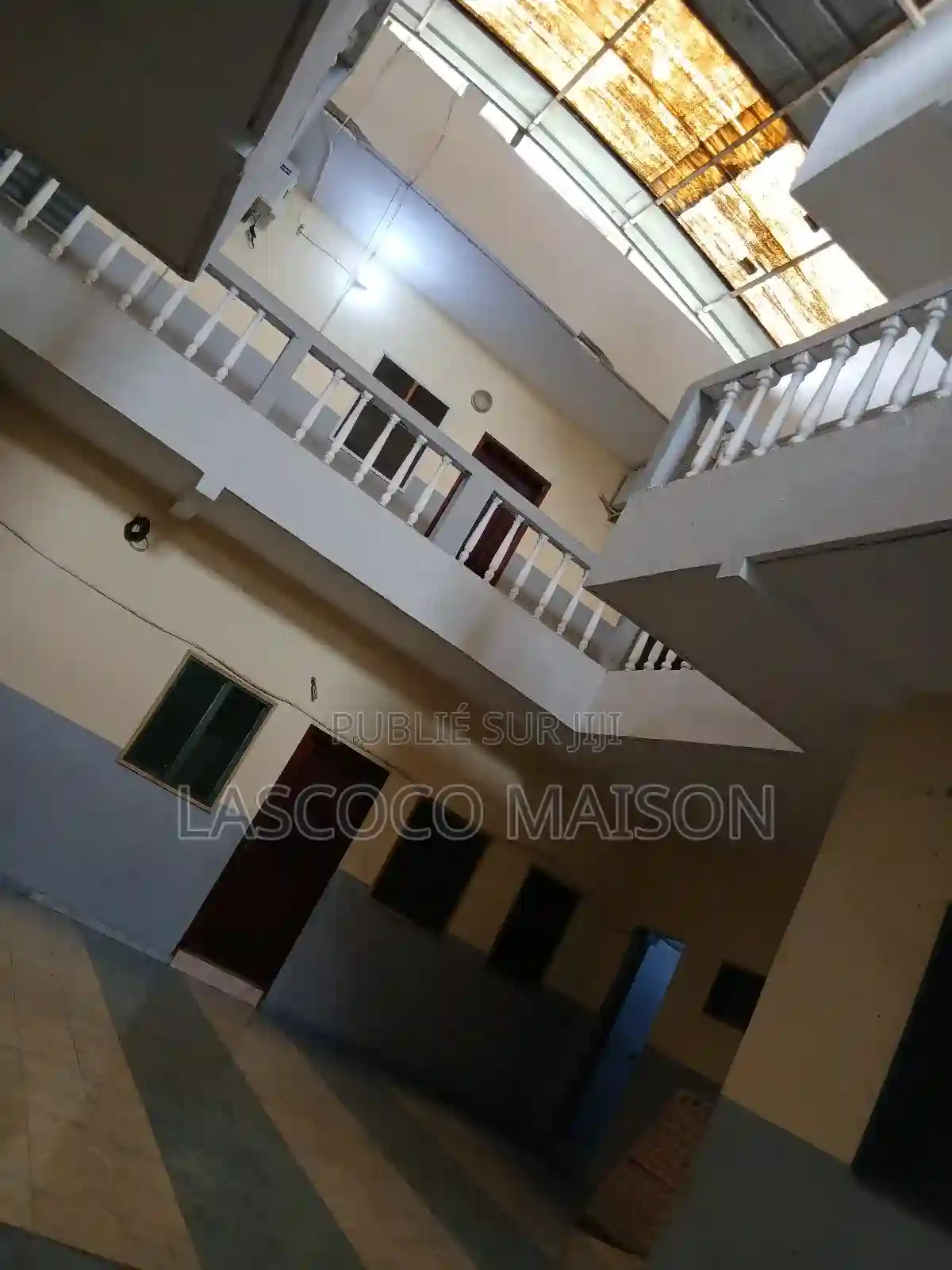 En Vente Angré Centre 8ème Tranche Un Immeuble - Vue 8