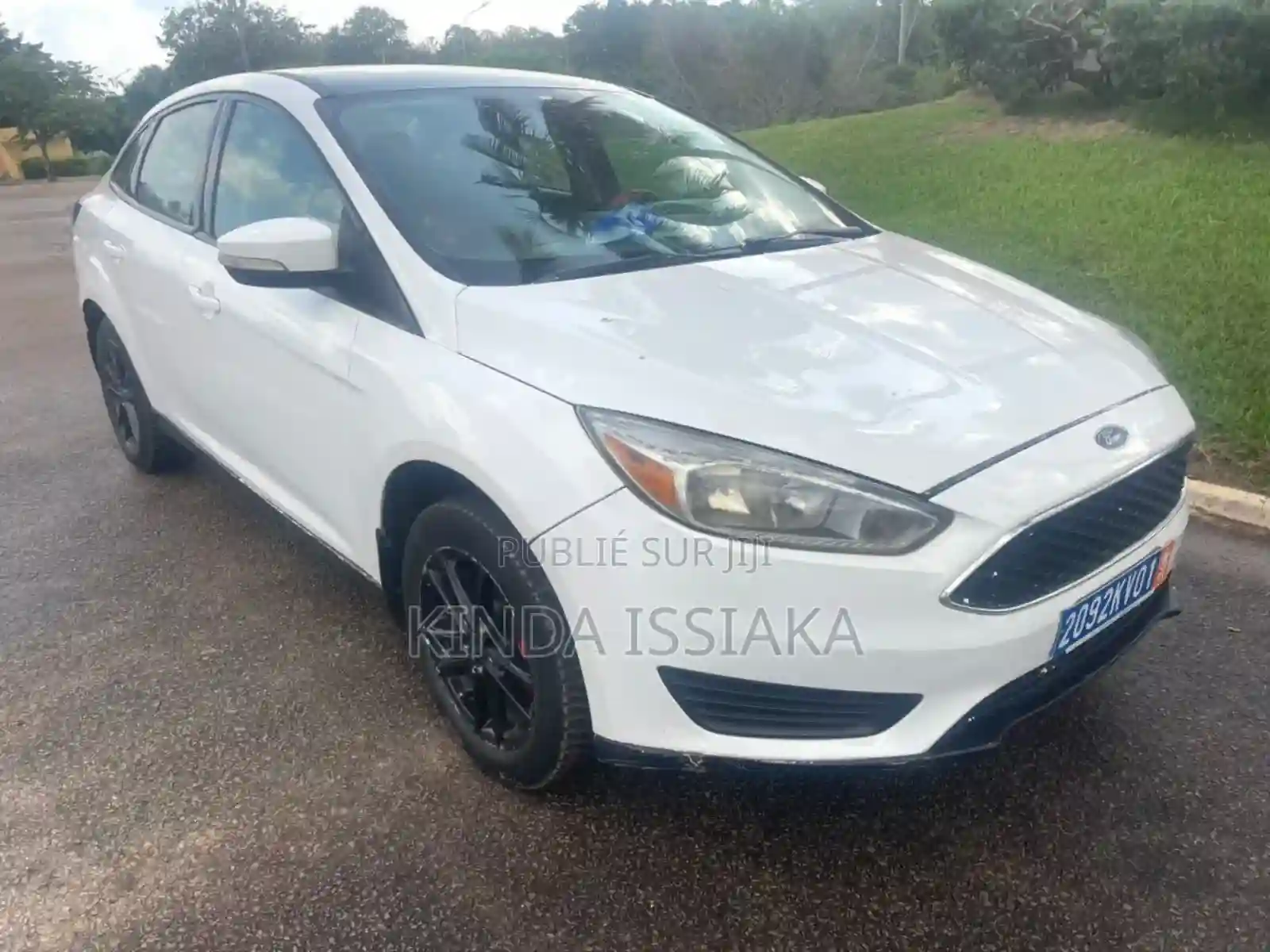 Ford Focus S Sedan FWD (20l 4cyl 5M) 2016 Blanc Cassé - Vue 2