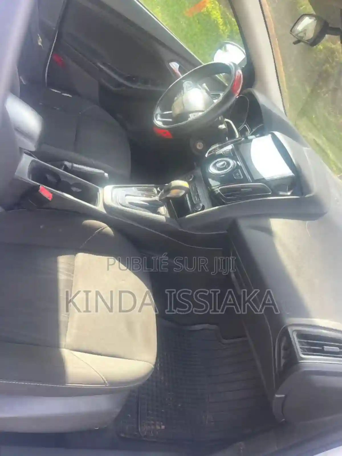 Ford Focus S Sedan FWD (20l 4cyl 5M) 2016 Blanc Cassé - Vue 4