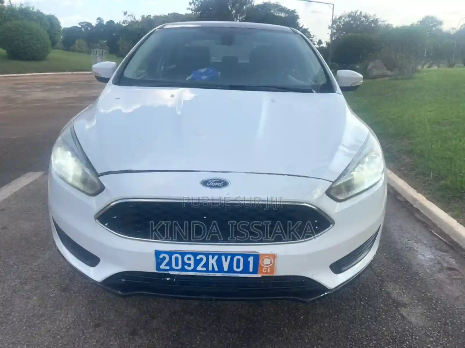 Ford Focus S Sedan FWD (20l 4cyl 5M) 2016 Blanc Cassé - Vue 6