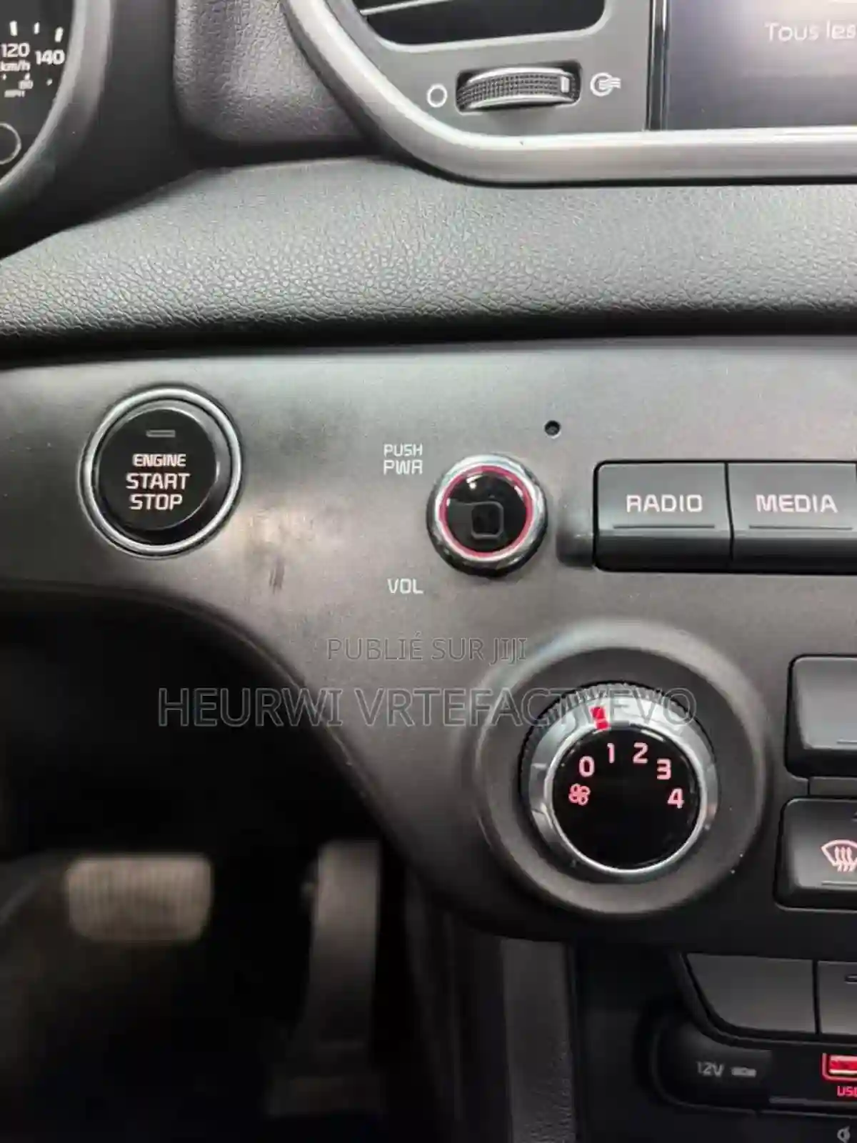 Kia Sportage LX 2022 Doré - Vue 1