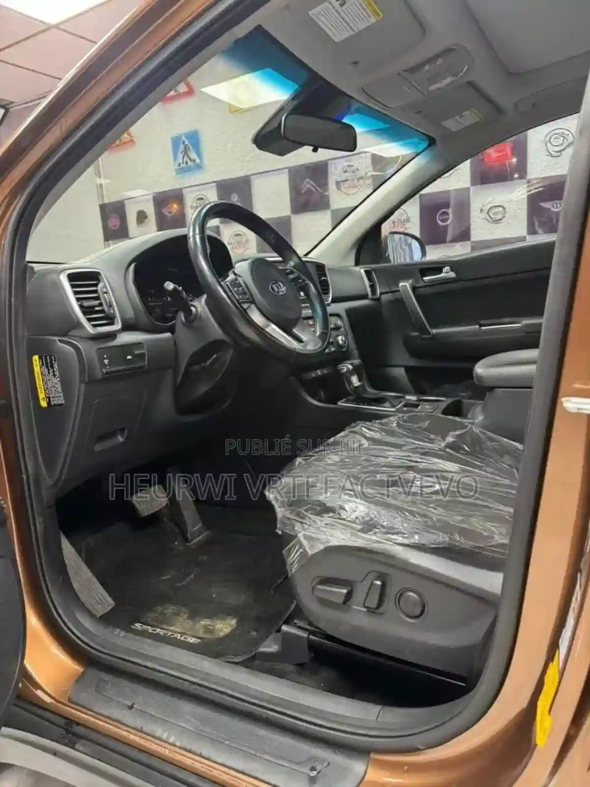 Kia Sportage LX 2022 Doré - Vue 5