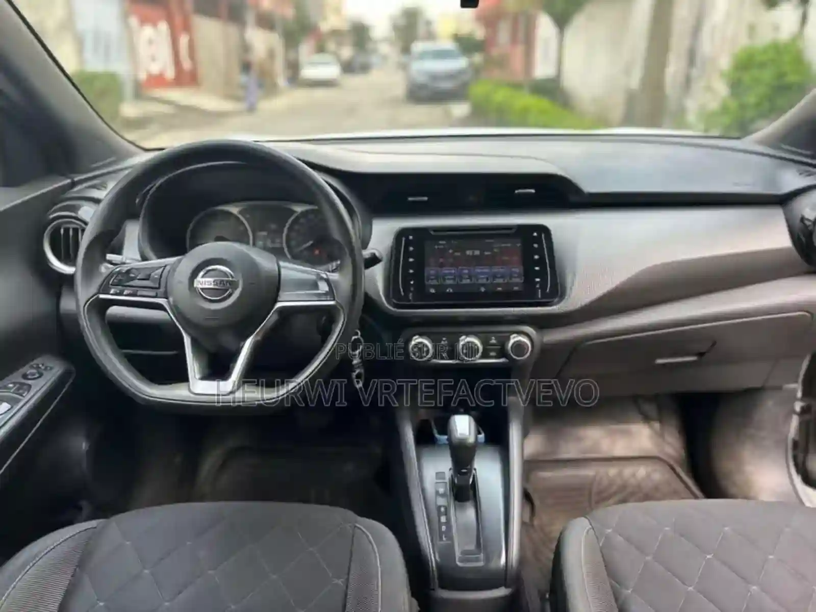 Nissan Kicks S 2019 Gris - Vue 2