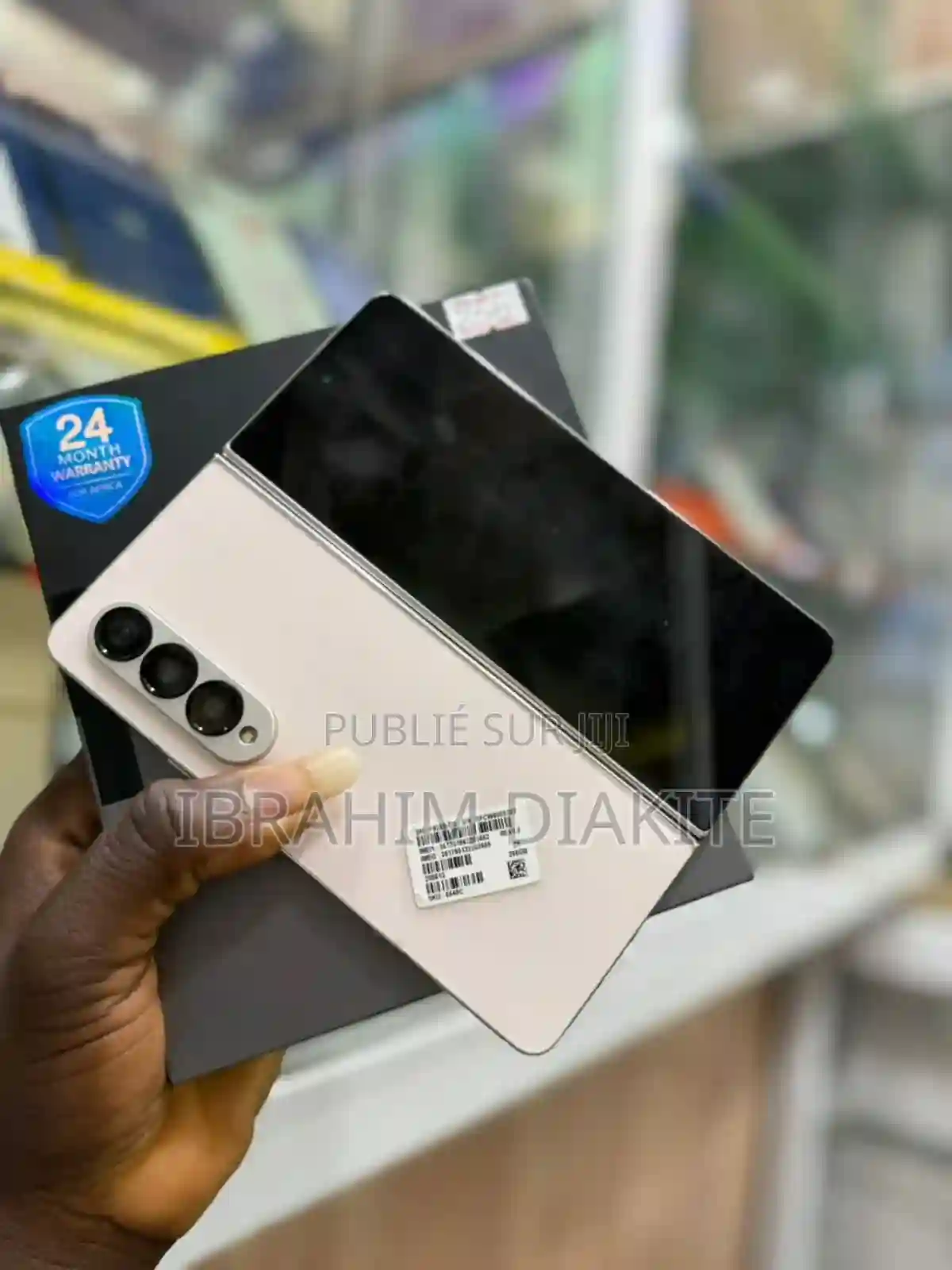 Samsung Galaxy Z Fold4 256 GB Doré - Vue 4