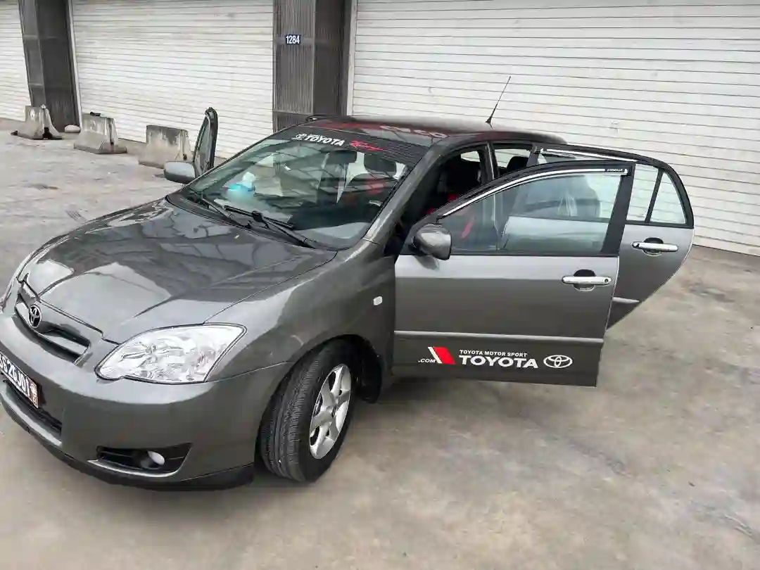 TOYOTA OBAMA EN VENTE