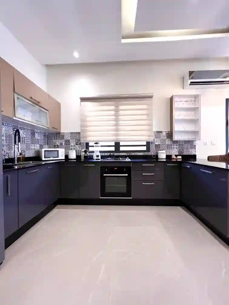 VILLAS MEUBLÉES DE LUXE – ÎLE BOULAY (Yopougon)