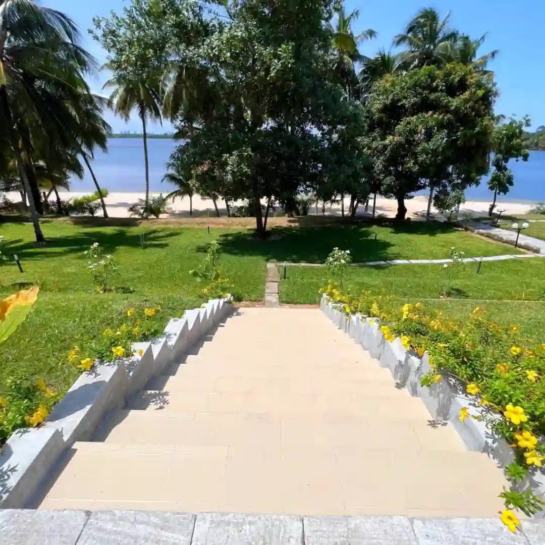 VILLAS MEUBLÉES DE LUXE – ÎLE BOULAY (Yopougon) - Vue 4