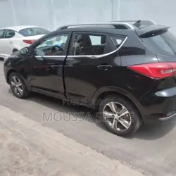 JAC JS2 2025 Noir à Abidjan