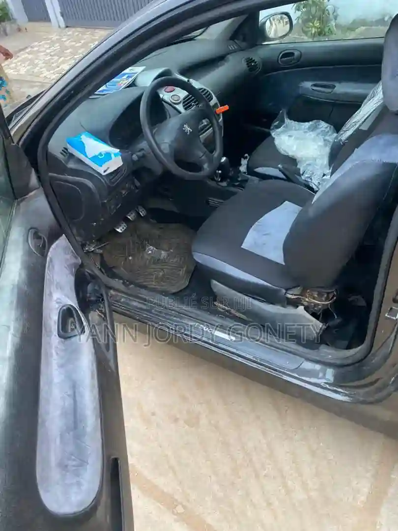 Peugeot 206 2003 Black - Vue 1