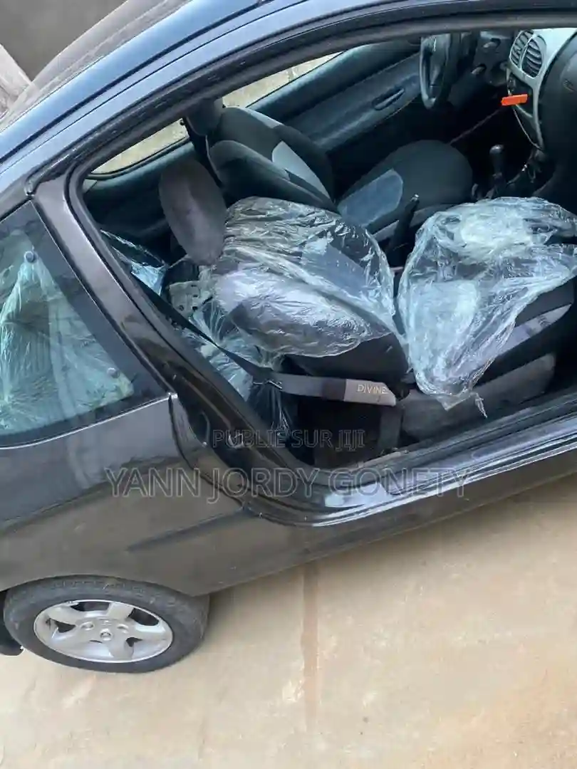 Peugeot 206 2003 Black - Vue 2