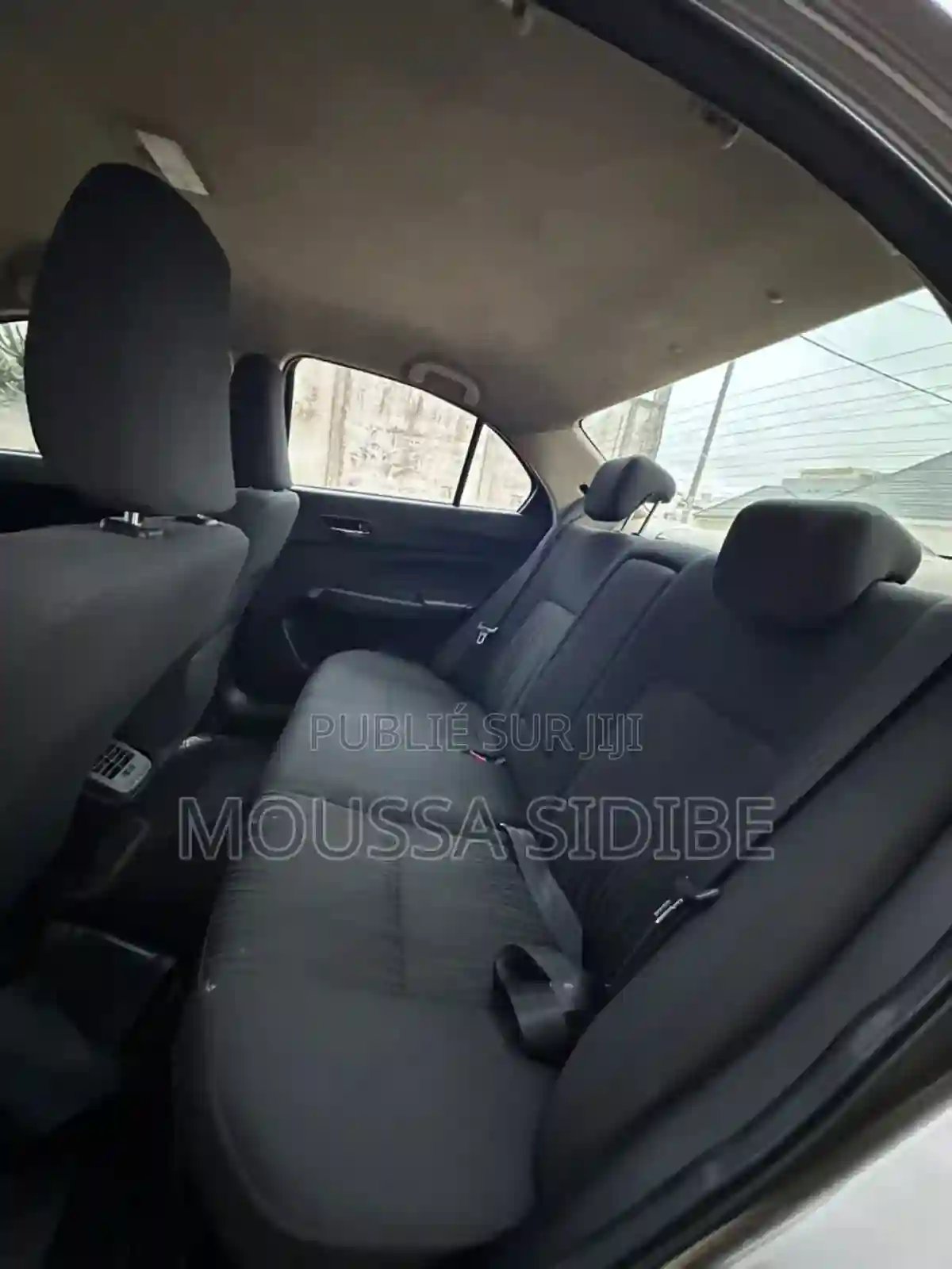 Suzuki Dzire 2024 Gris - Vue 1