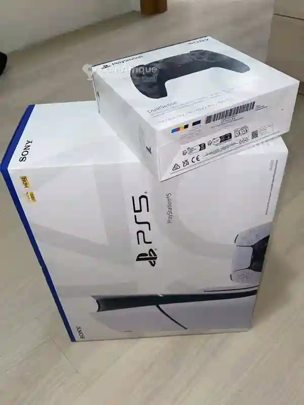 Playstation 5 Pro Slim FAT - Vue 2