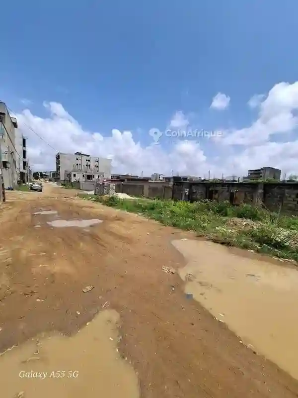 Terrain 630m2-cocody Angre Nouveau Chu - Vue 1