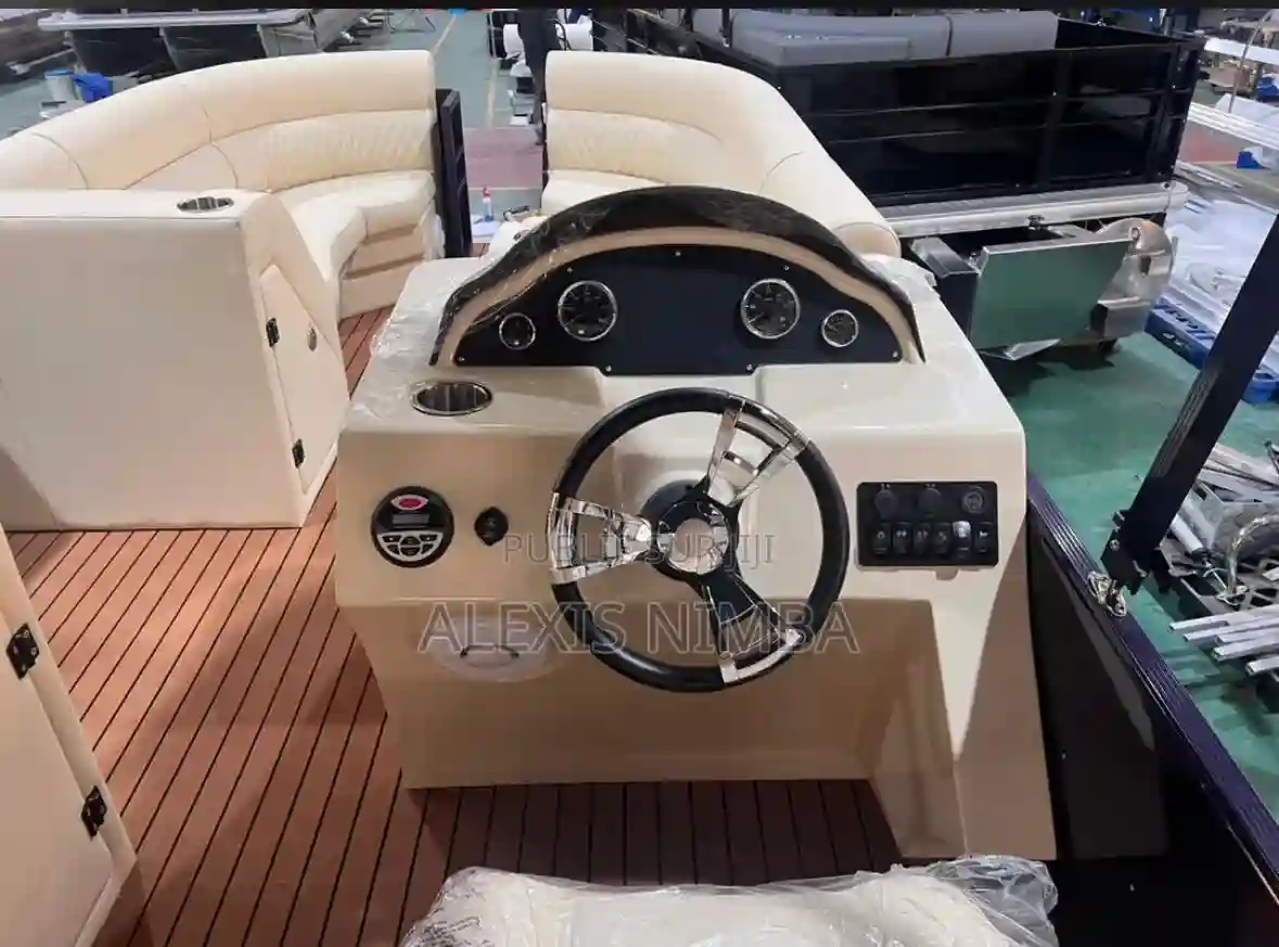 Bateau Ponton Neuf Avec Moteur Yamaha - Vue 1