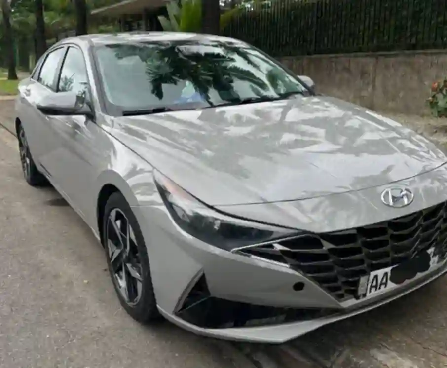 HYUNDAI ELANTRA EN VENTE 