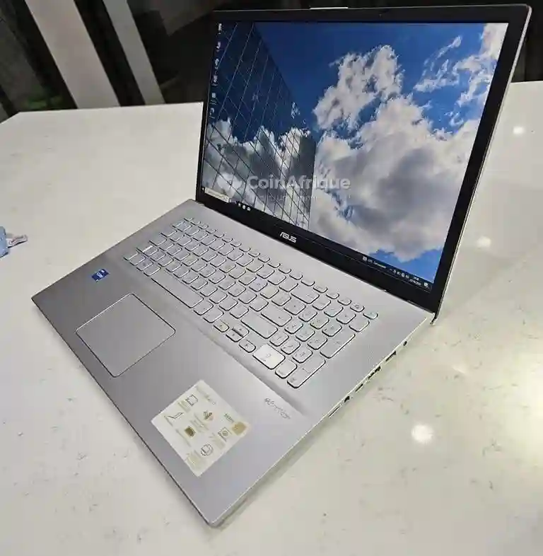 PC Asus Vivobook 17 Core i7 11th gen 16 go ram 1 Téra ssd - Vue 1
