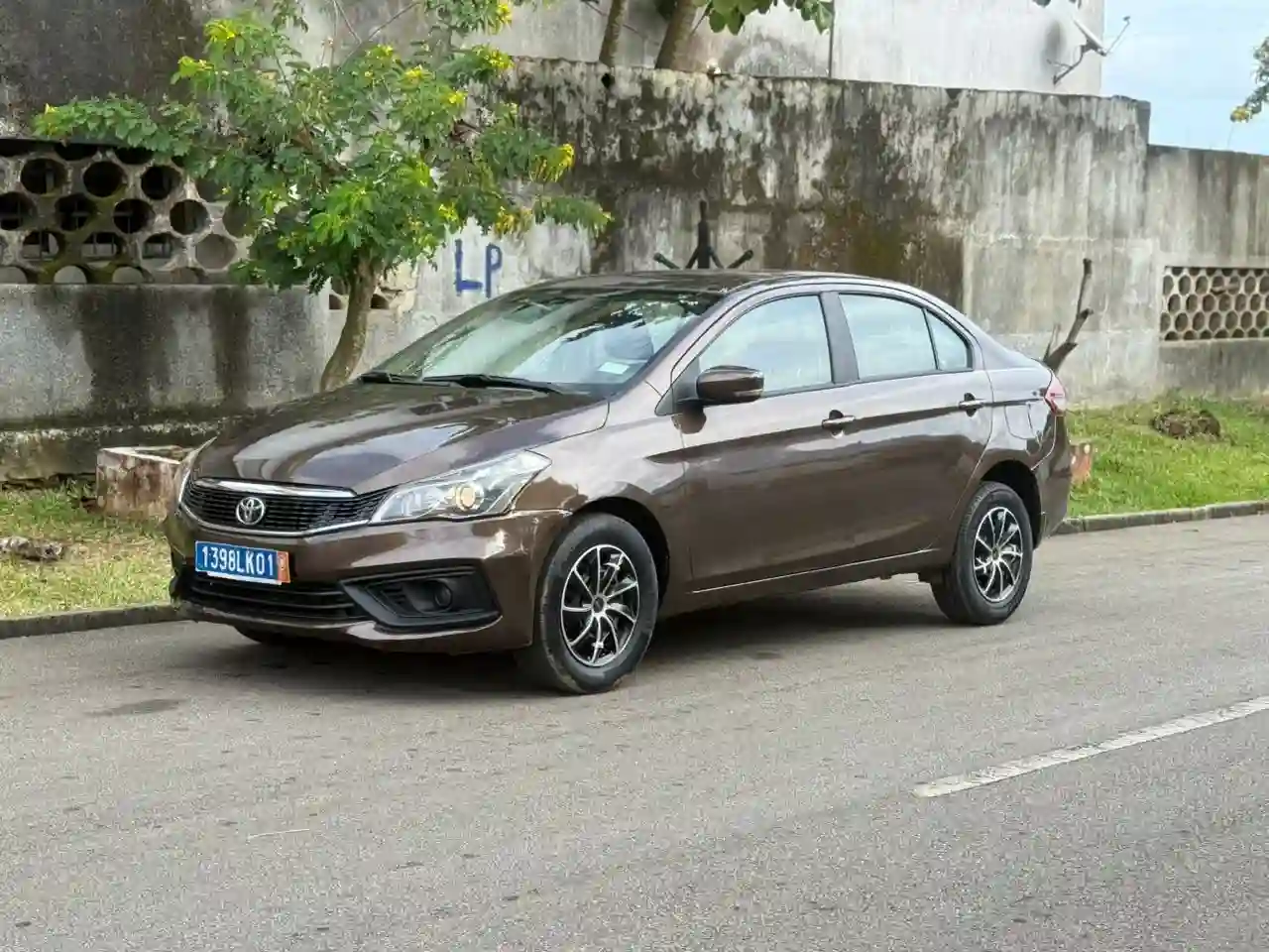 Toyota BELTA en vente 